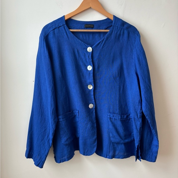 🇮🇹 Blue Linen Button-Up Top - Picture 12 of 12